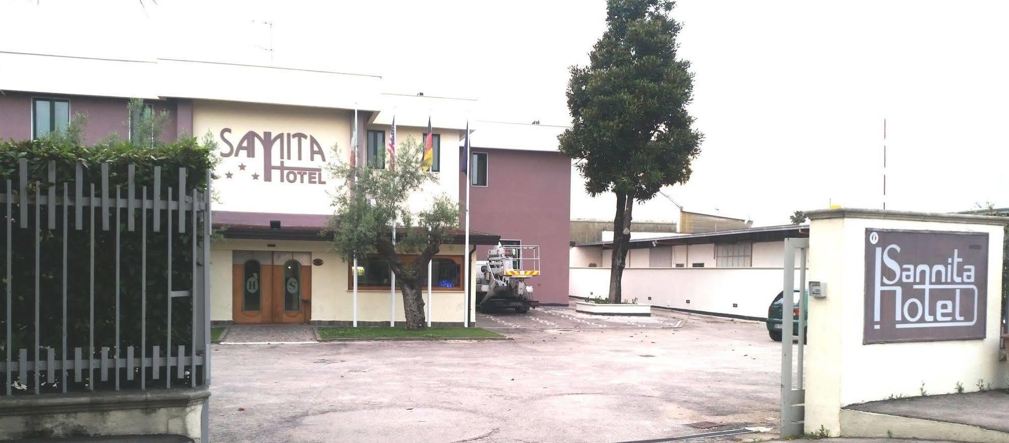 桑尼塔酒店 卡索里亚 外观 照片